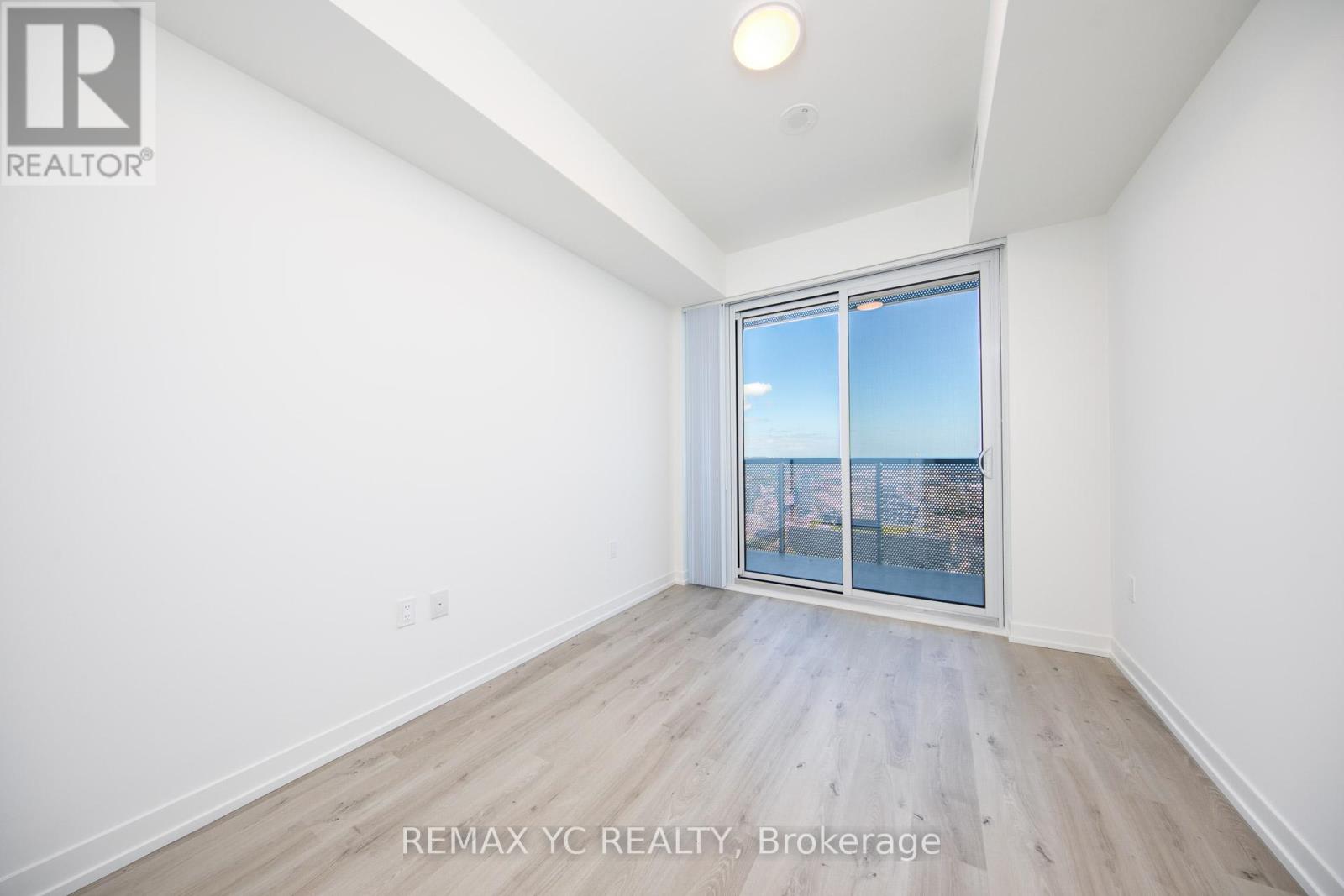Photo 32 of 6606 138 Downes Street, Toronto ON
