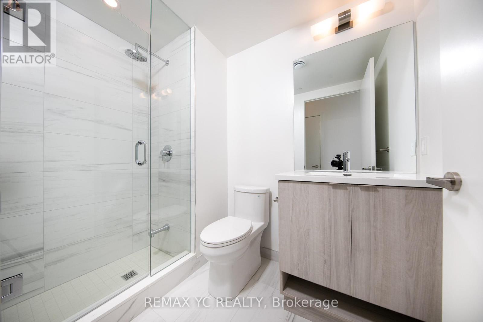 Photo 41 of 6606 138 Downes Street, Toronto ON
