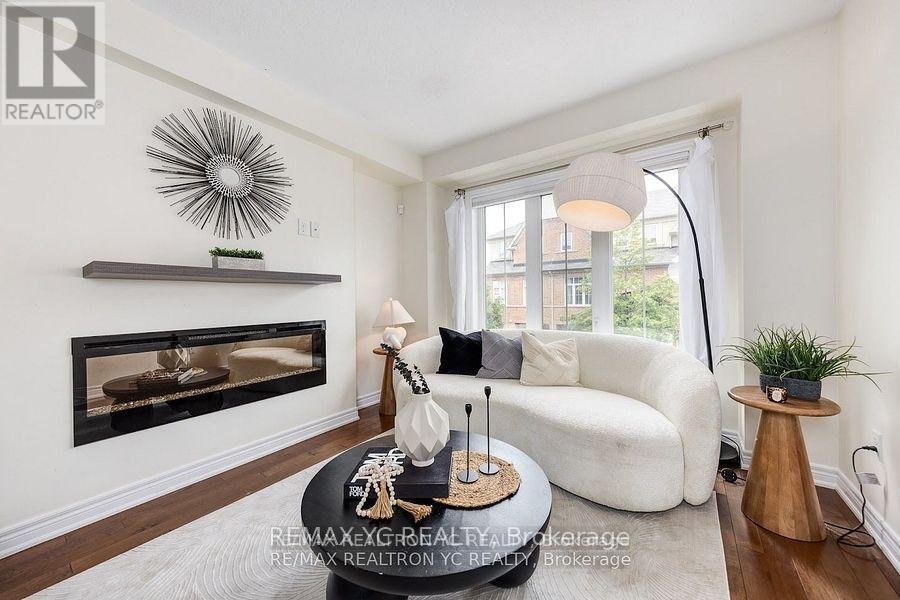 Photo 21 of 11 Reevesmere Lane, Ajax ON