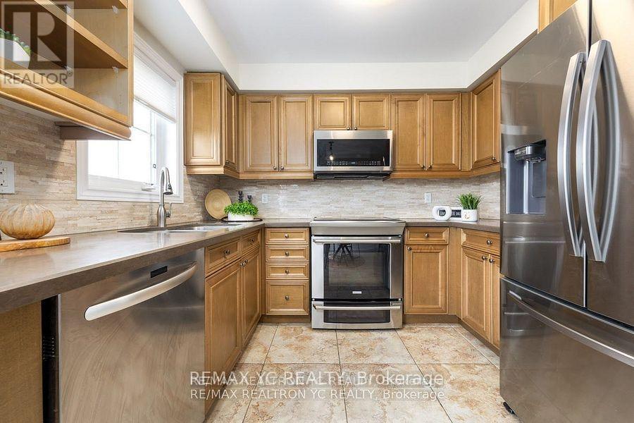 Photo 37 of 11 Reevesmere Lane, Ajax ON