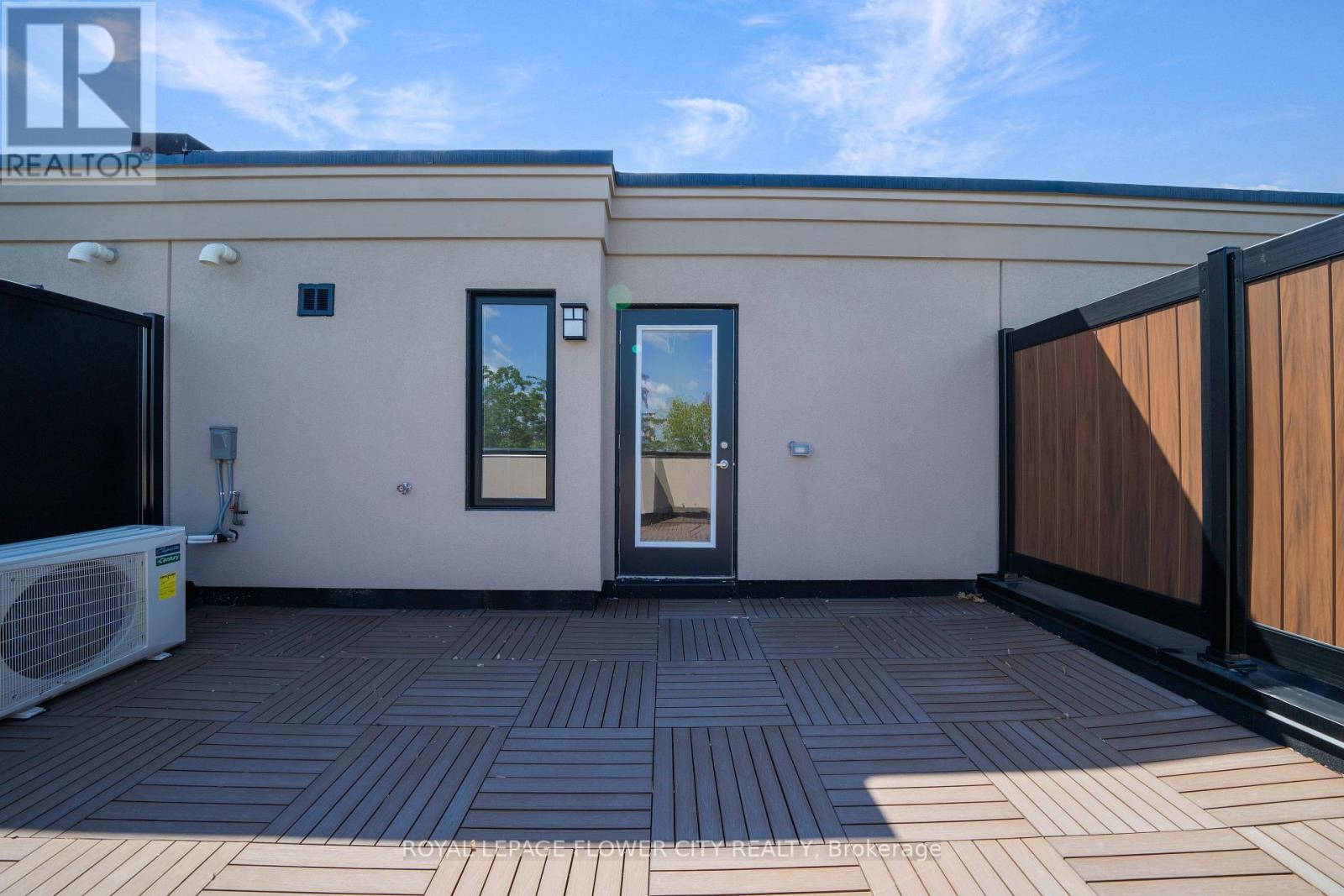Photo 15 of 2304 58 Elizabeth Street S, Richmond Hill ON