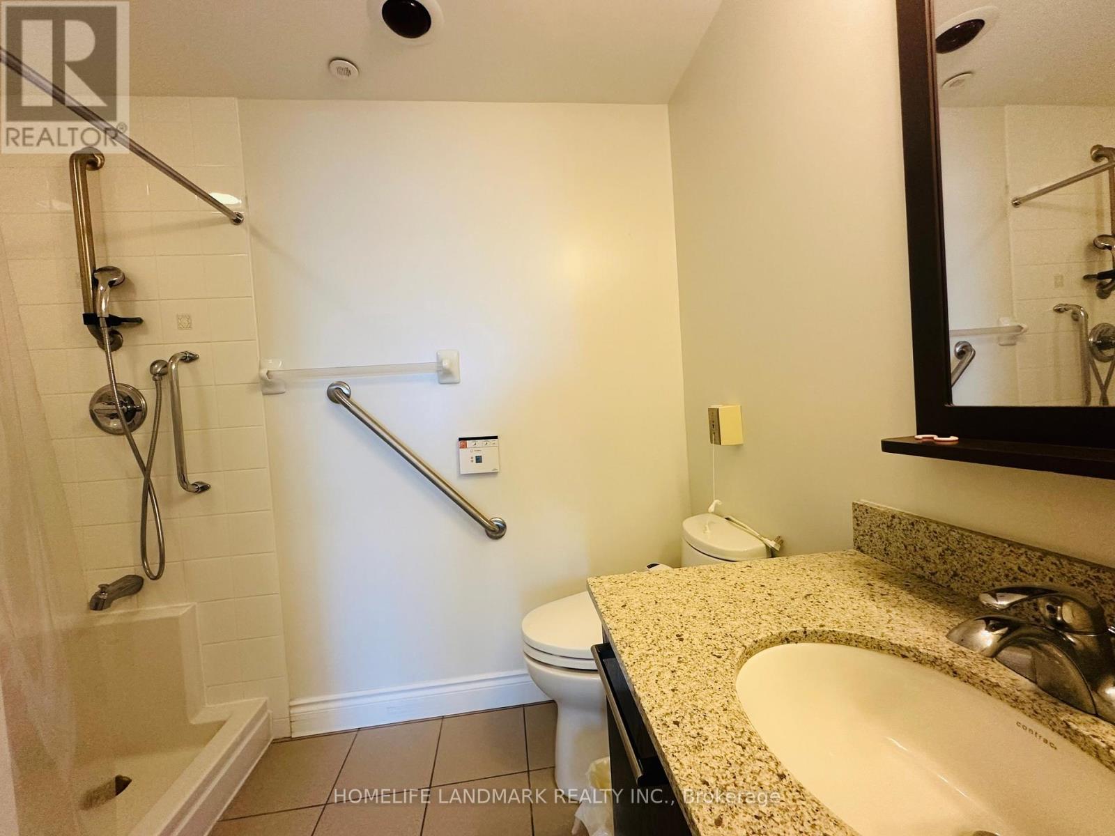 Photo 15 of 386 11211 Yonge Street, Richmond Hill ON