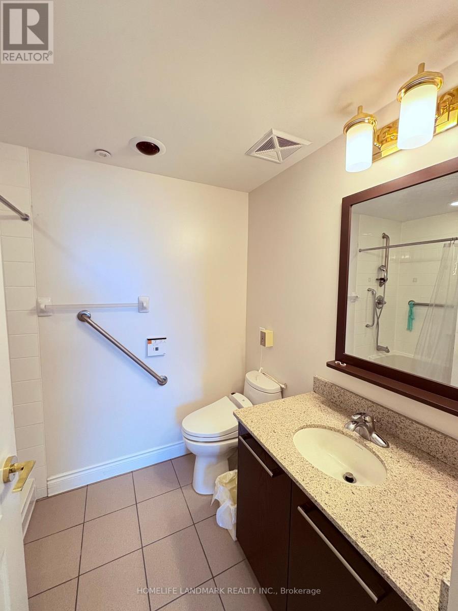 Photo 16 of 386 11211 Yonge Street, Richmond Hill ON