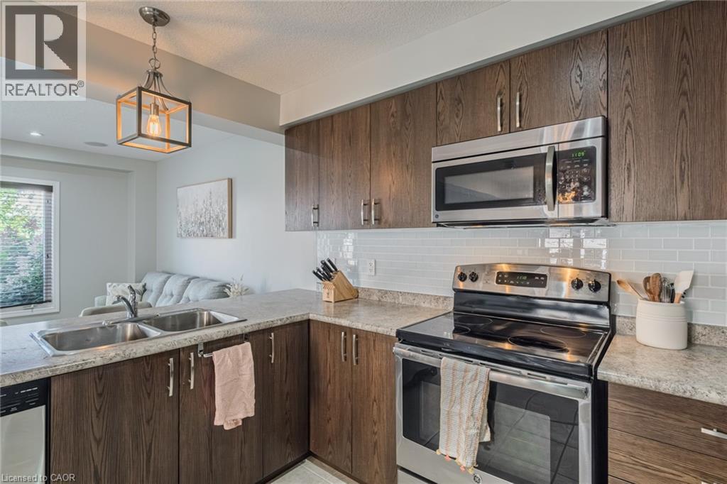 Photo 11 of 37 Trillium Way, Simcoe ON