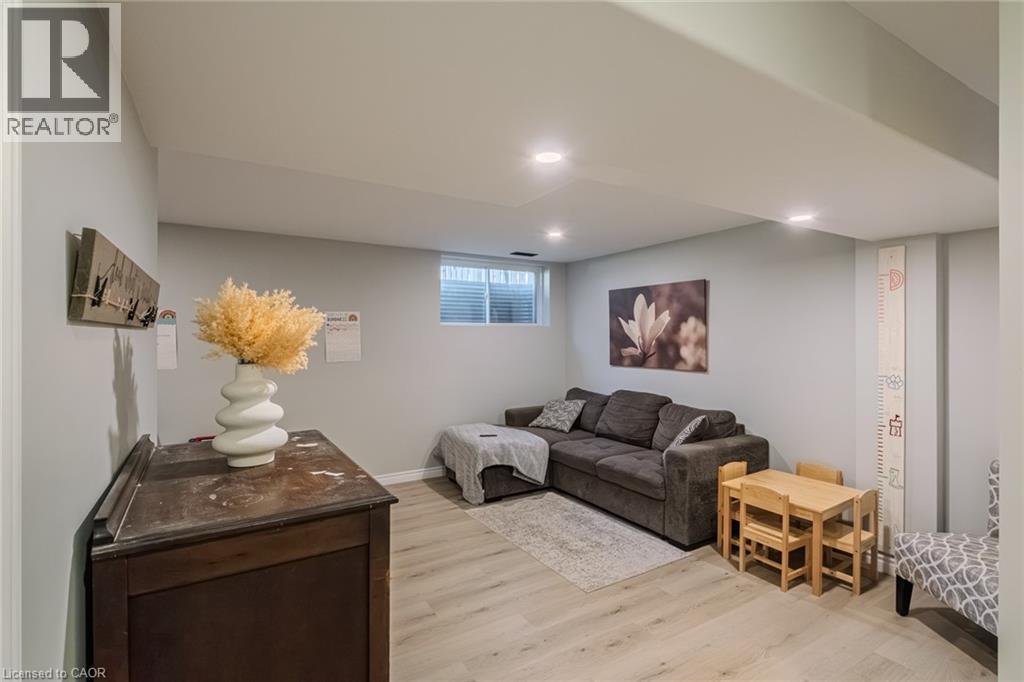 Photo 30 of 37 Trillium Way, Simcoe ON