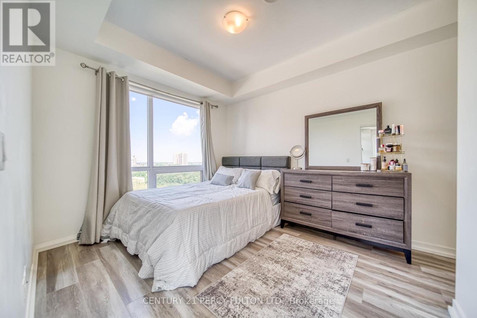Photo 17 of 902 840 Queens Plate Drive, Toronto ON