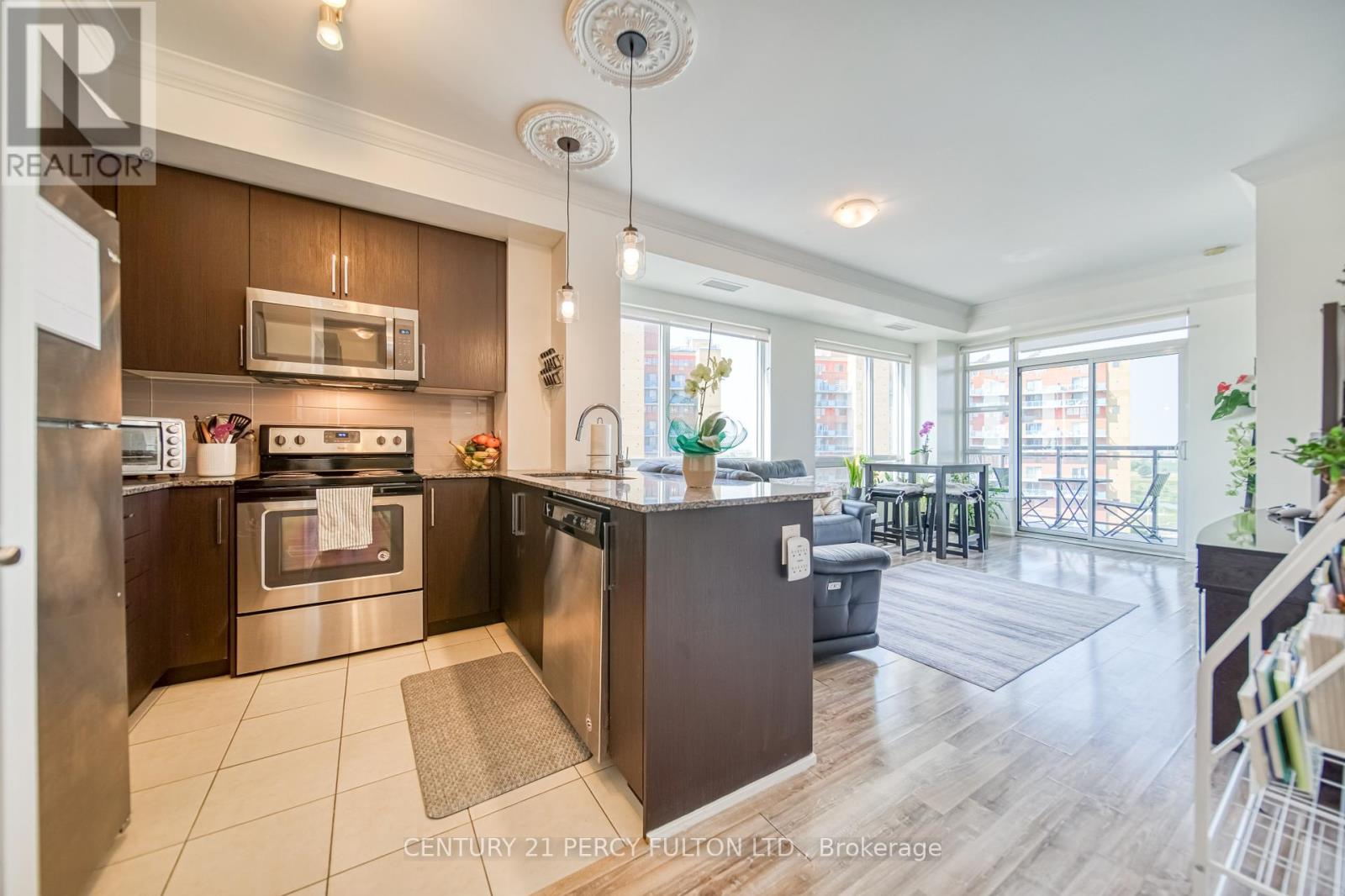 Photo 11 of 902 840 Queens Plate Drive, Toronto ON