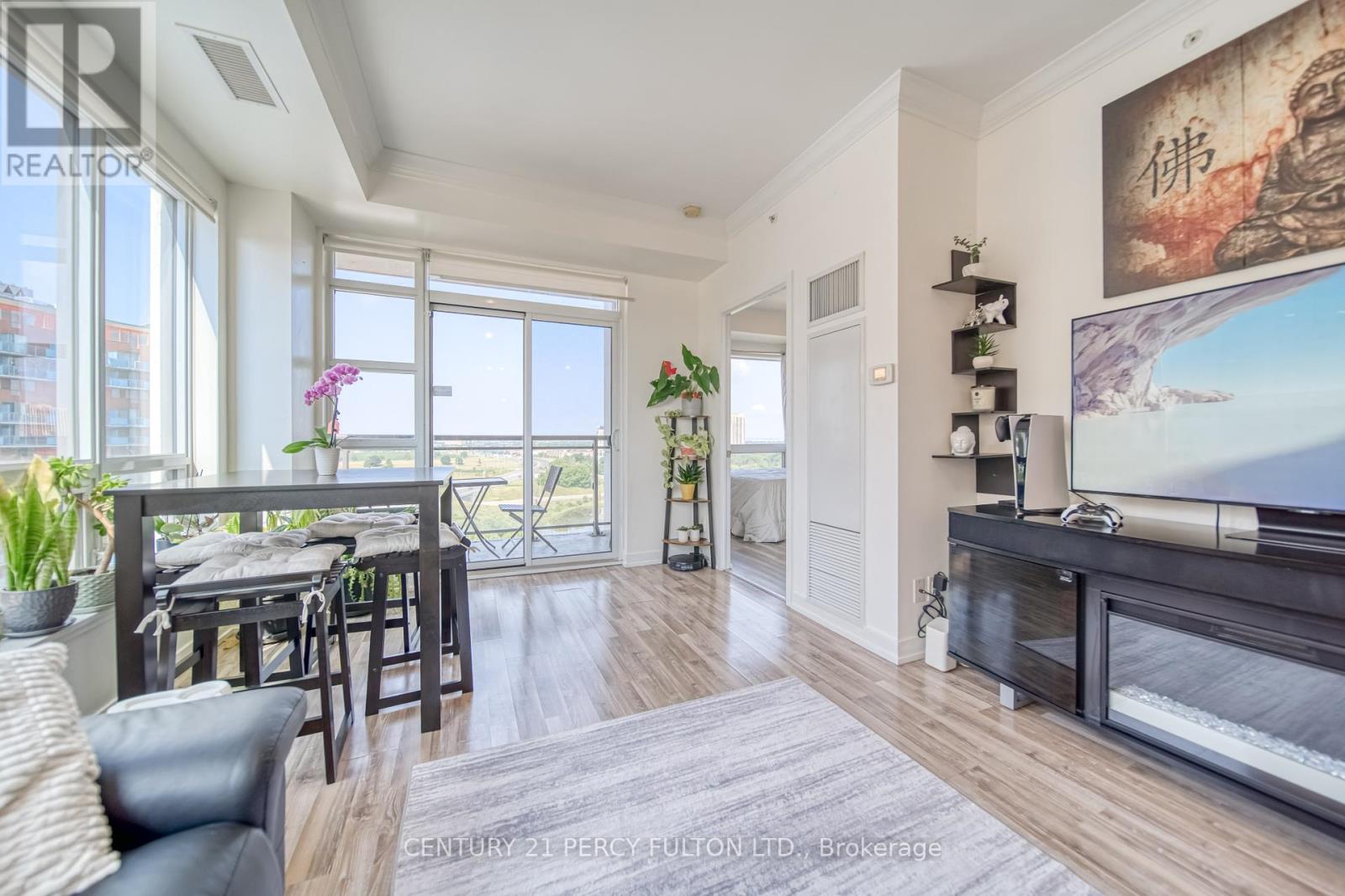 Photo 12 of 902 840 Queens Plate Drive, Toronto ON