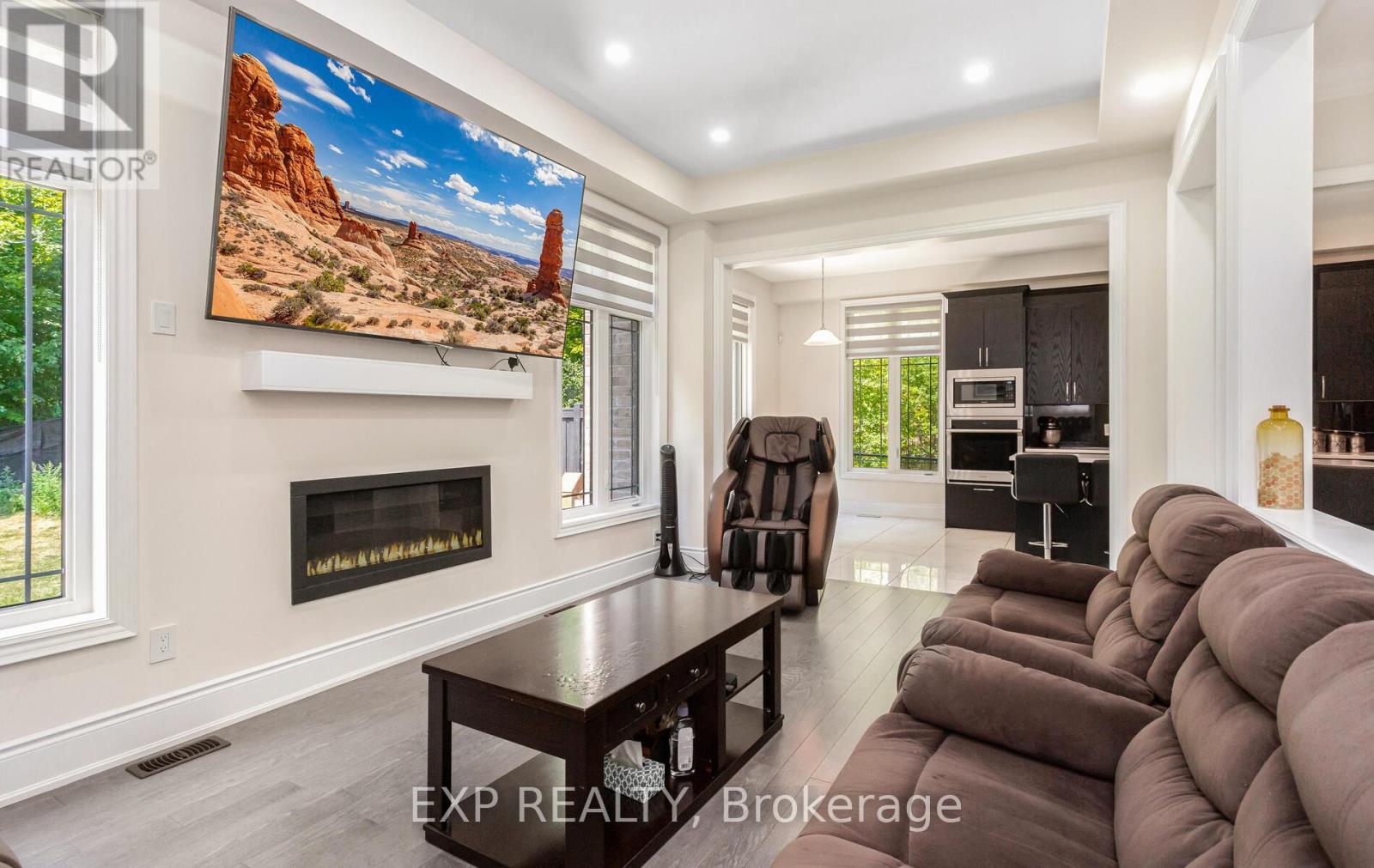 Photo 10 of 32 Daisy Meadow Crescent, Caledon ON