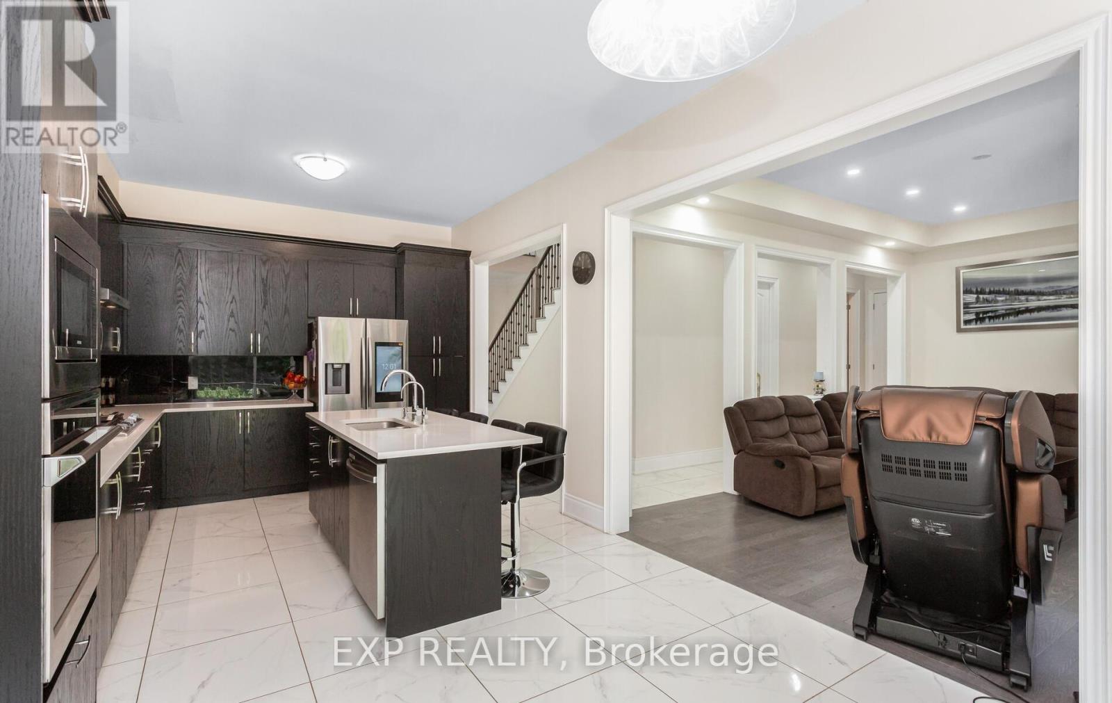 Photo 12 of 32 Daisy Meadow Crescent, Caledon ON