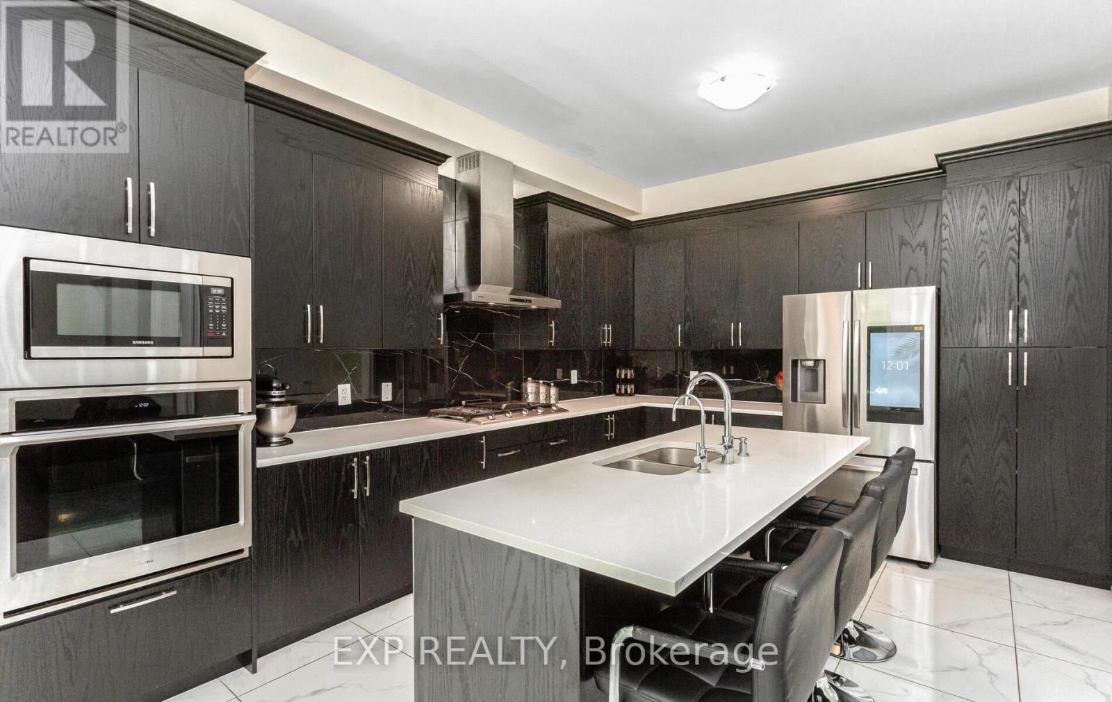 Photo 48 of 32 Daisy Meadow Crescent, Caledon ON