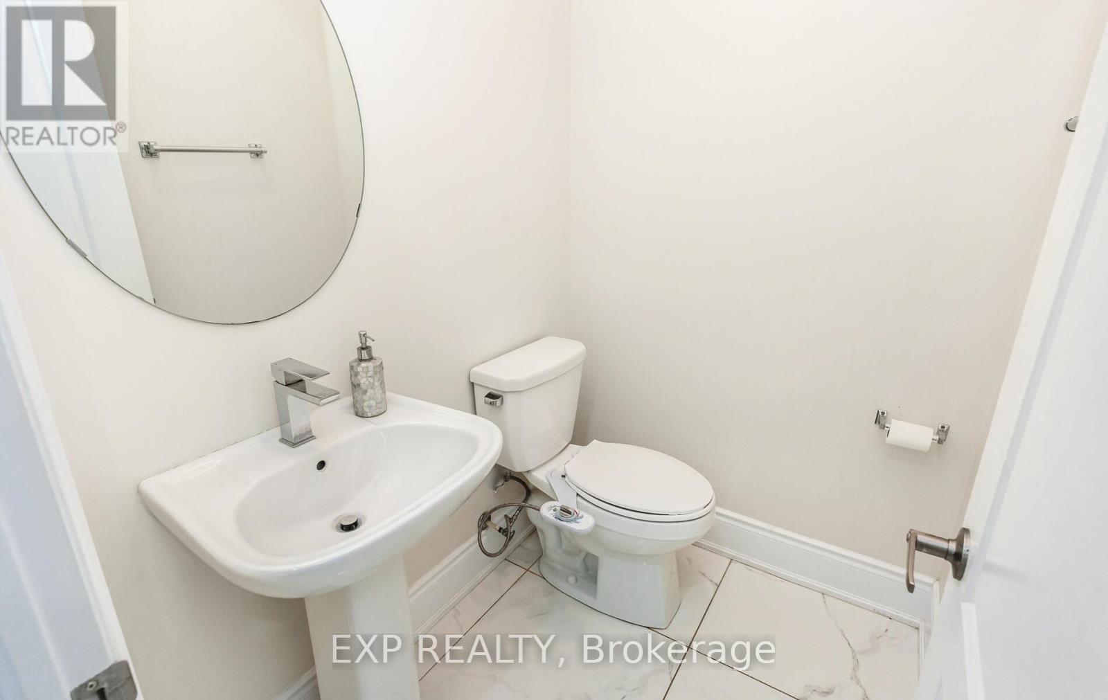 Photo 21 of 32 Daisy Meadow Crescent, Caledon ON