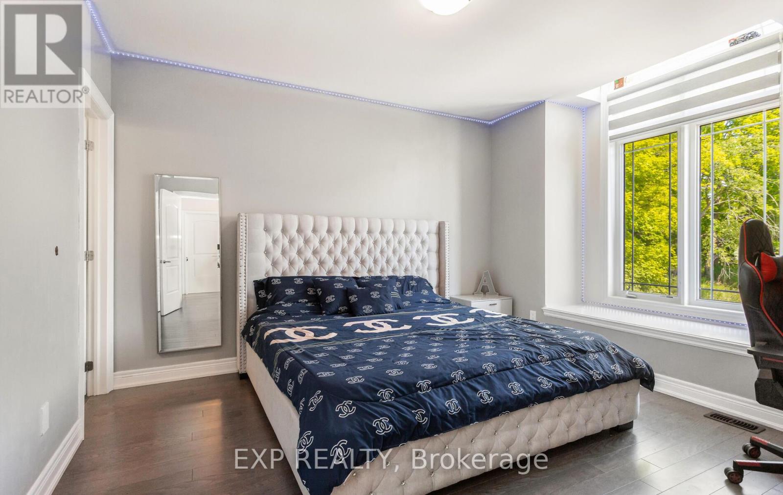 Photo 33 of 32 Daisy Meadow Crescent, Caledon ON
