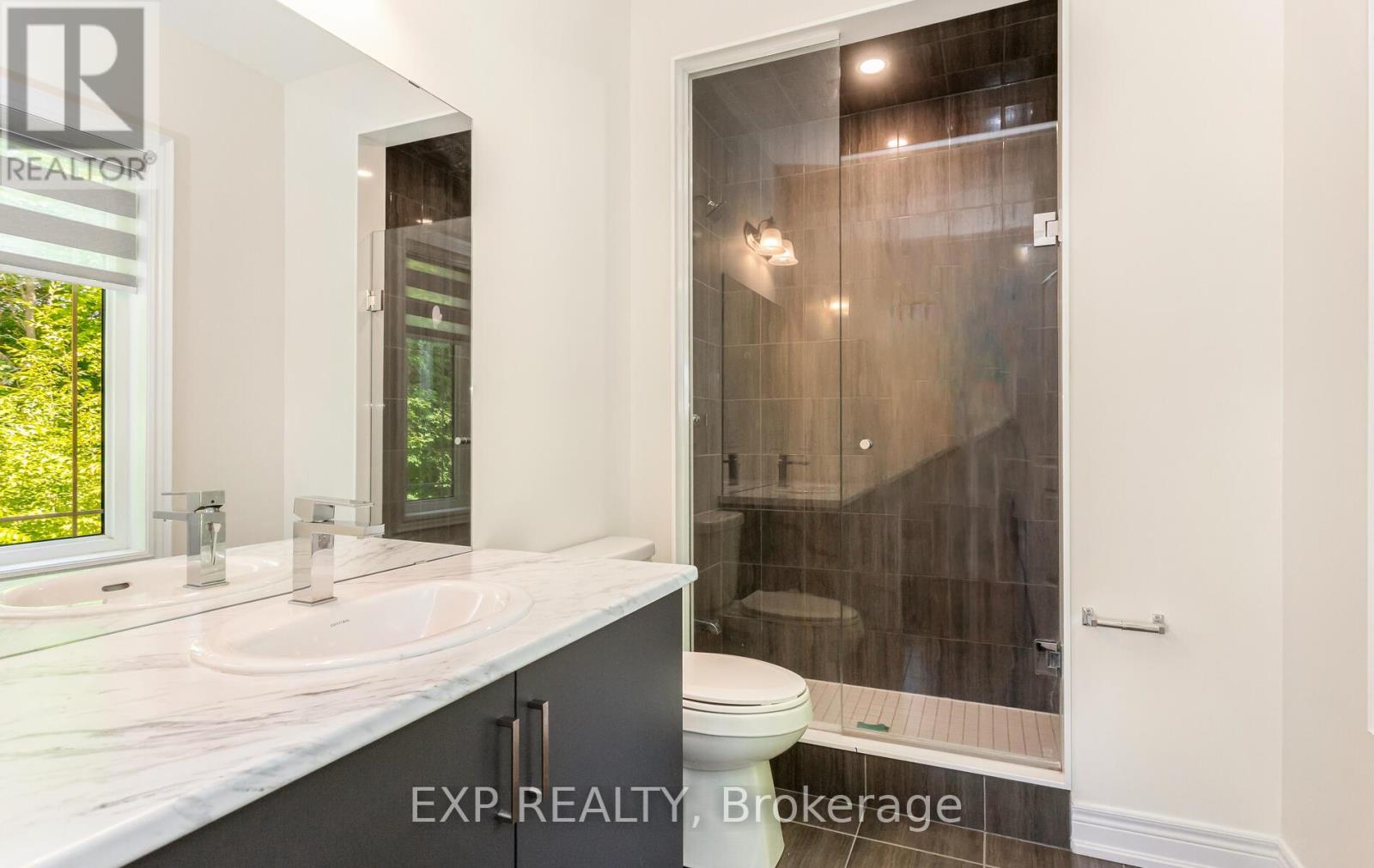 Photo 9 of 32 Daisy Meadow Crescent, Caledon ON