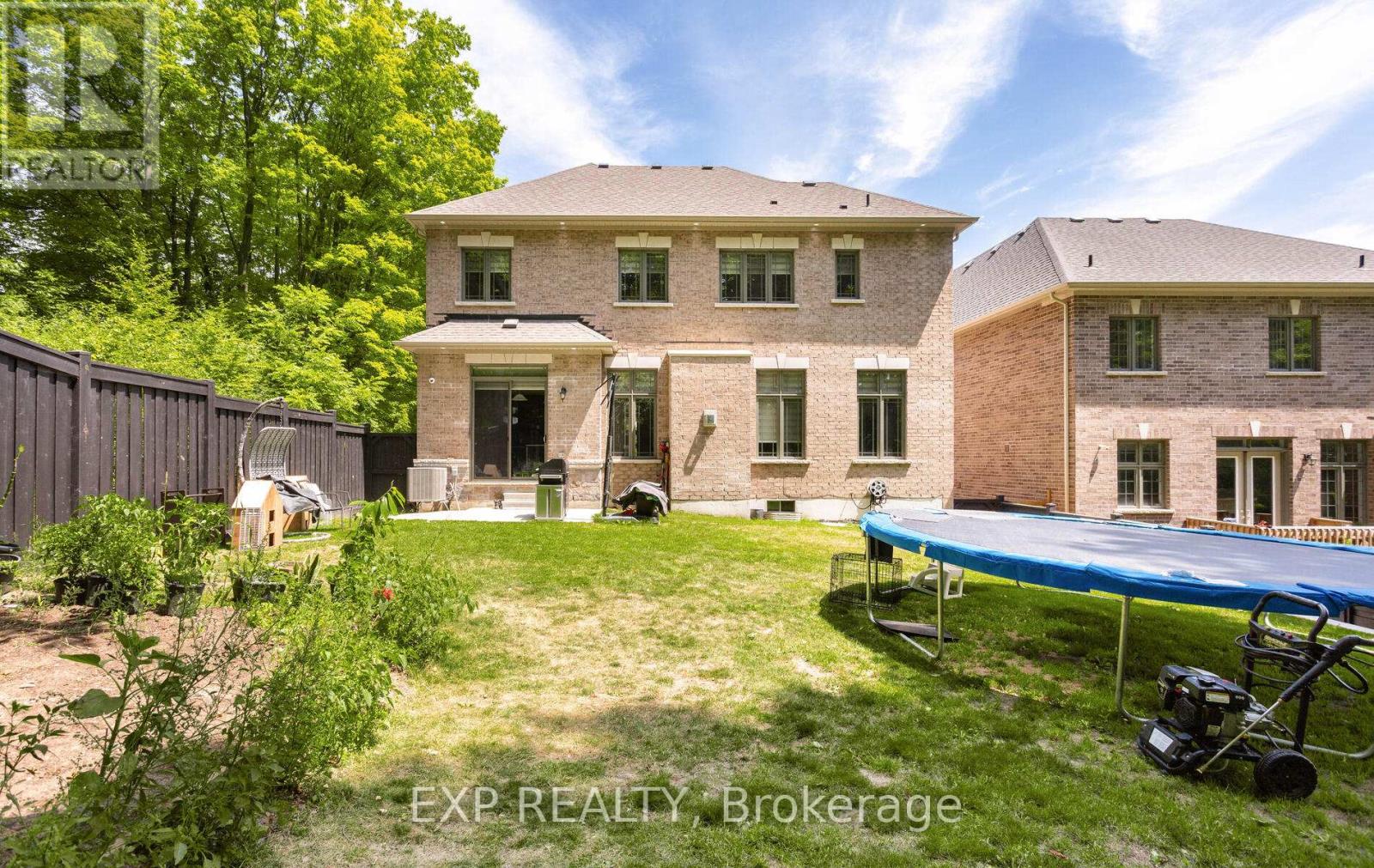 Photo 49 of 32 Daisy Meadow Crescent, Caledon ON