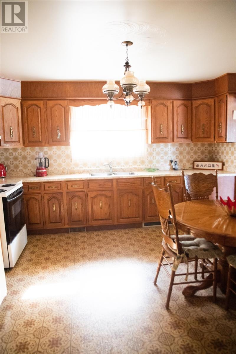 Photo 15 of 106 Johnson Ave, Sault Ste Marie ON
