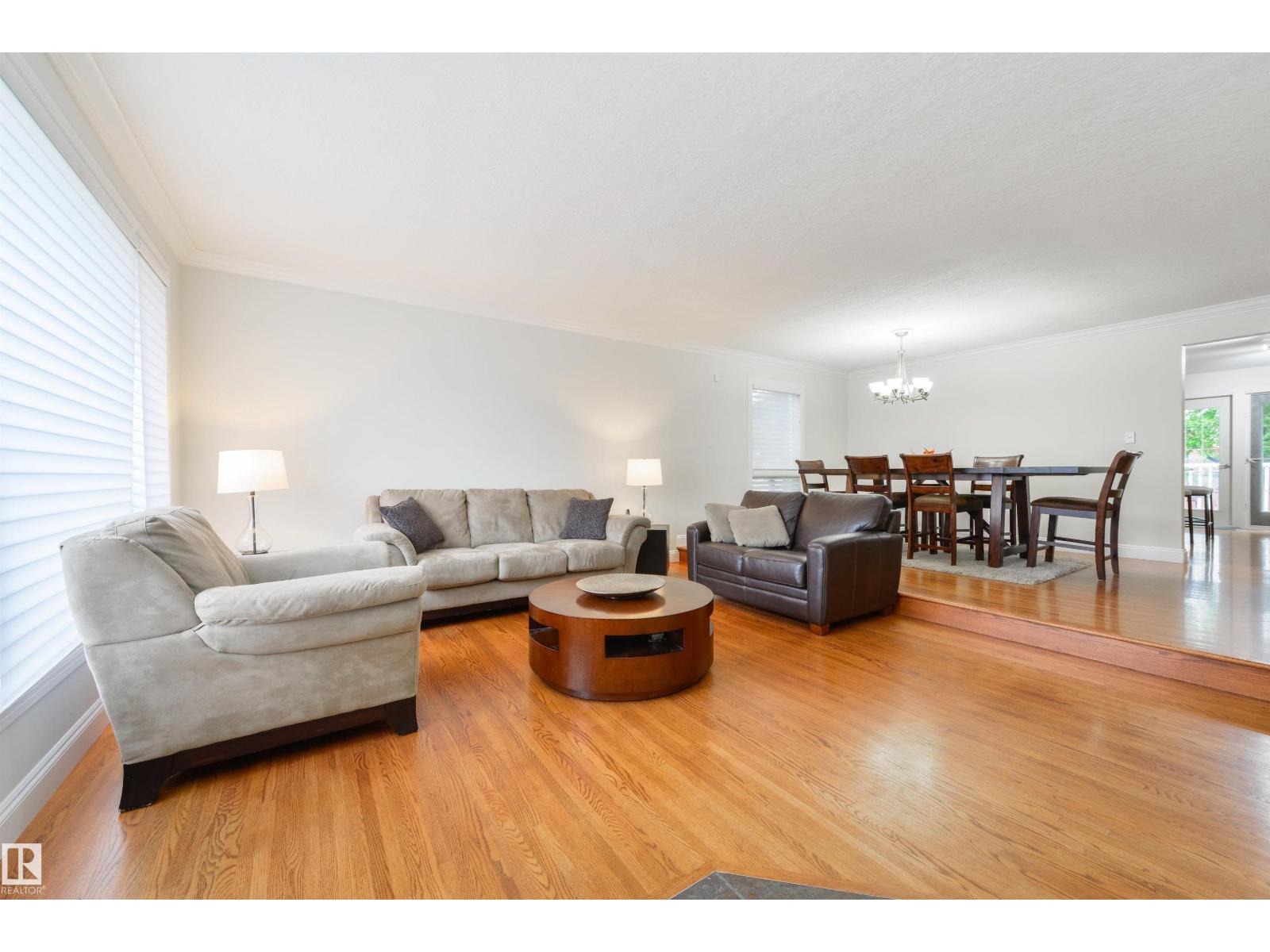 Photo 11 of 256 Westridge Rd Nw, Edmonton AB