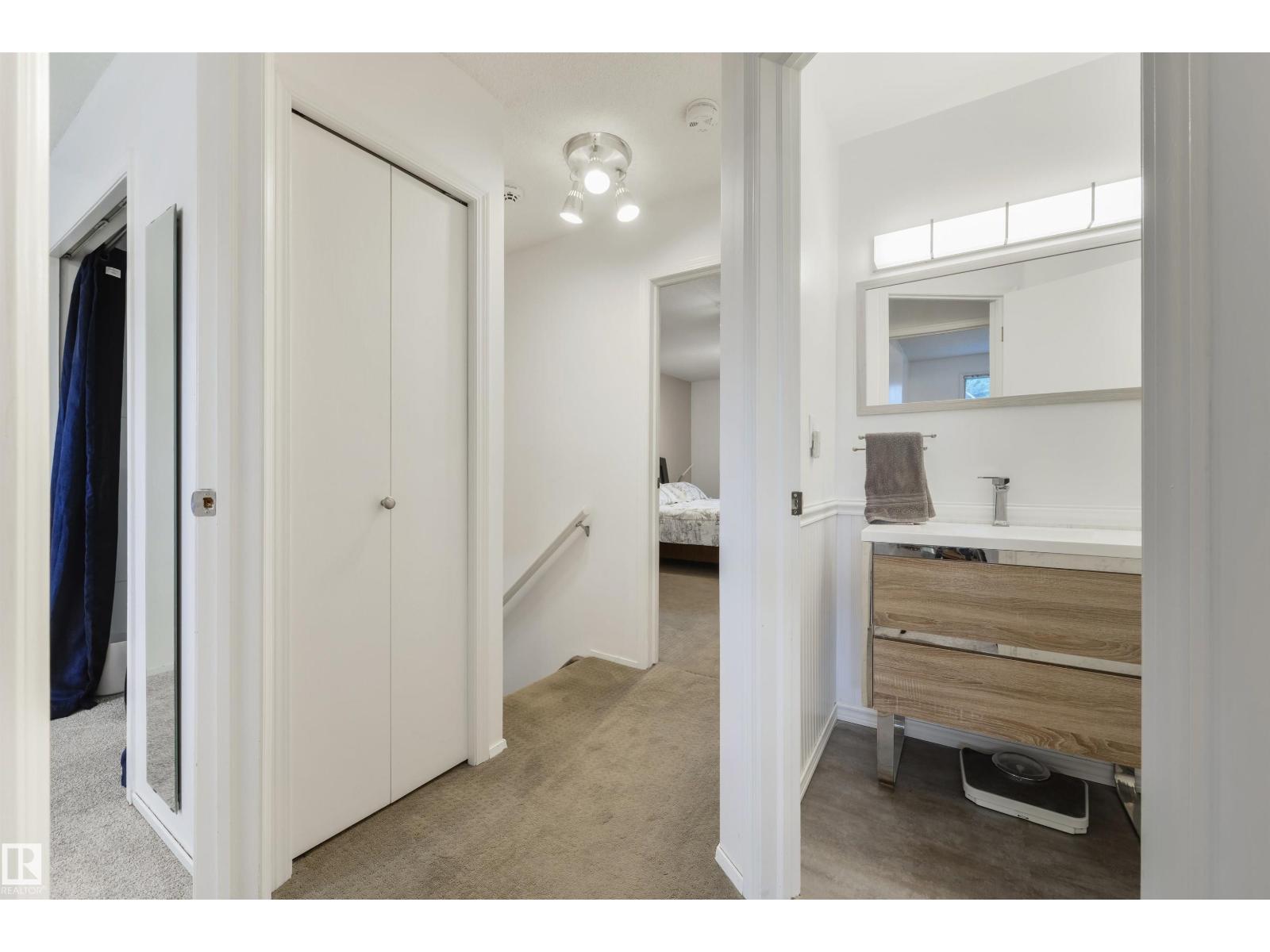 Photo 22 of 256 Westridge Rd Nw, Edmonton AB