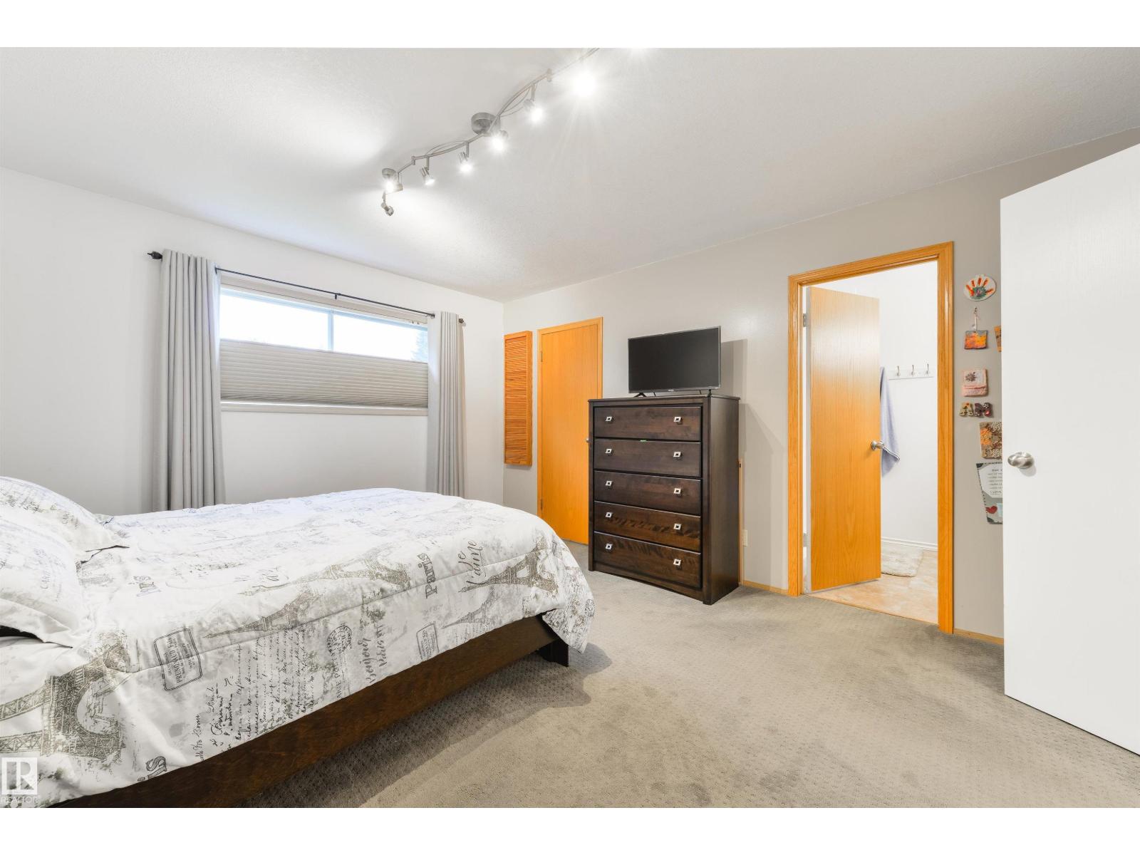 Photo 18 of 256 Westridge Rd Nw, Edmonton AB