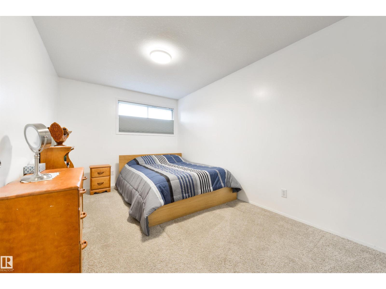 Photo 27 of 256 Westridge Rd Nw, Edmonton AB