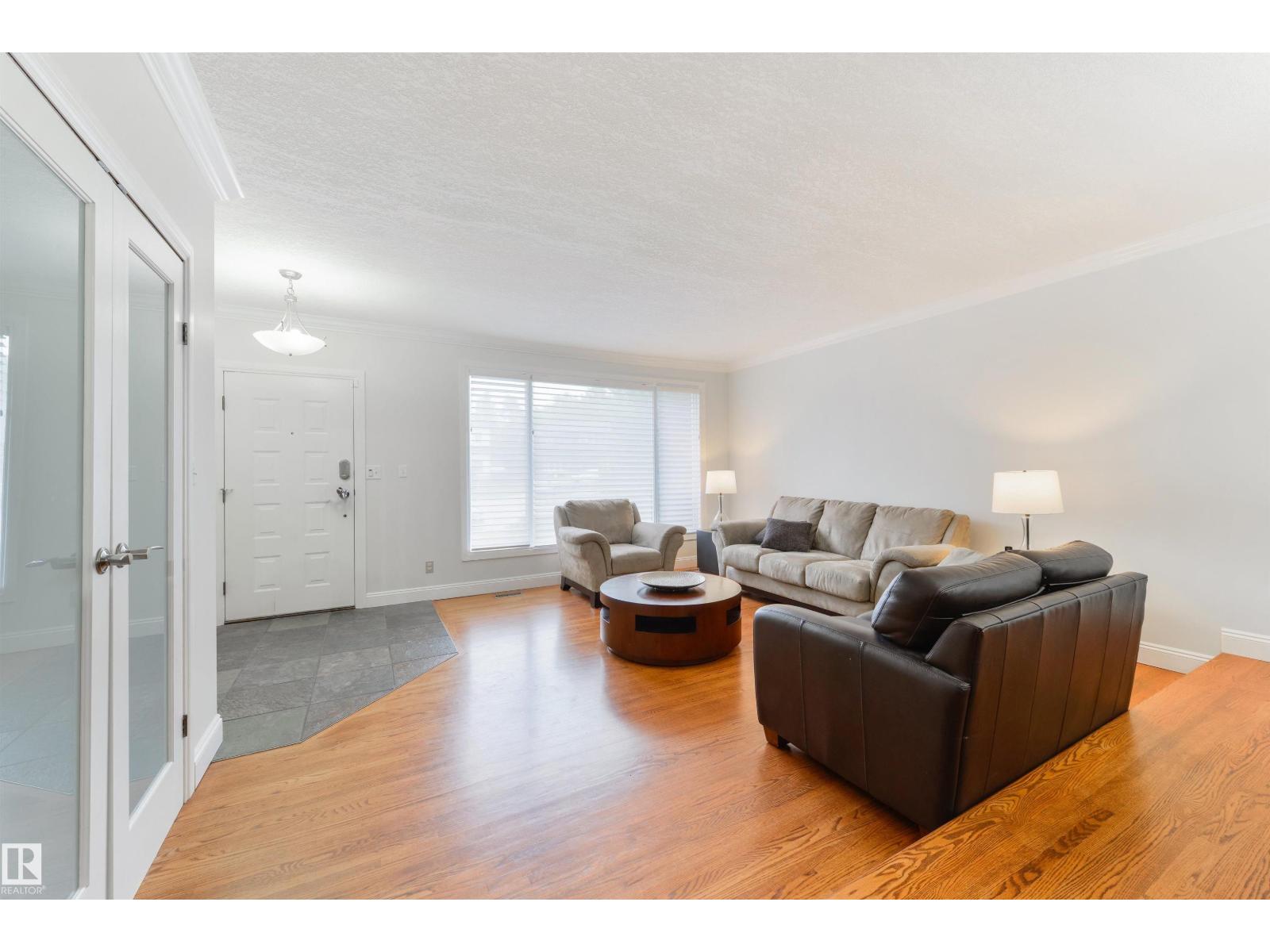 Photo 9 of 256 Westridge Rd Nw, Edmonton AB