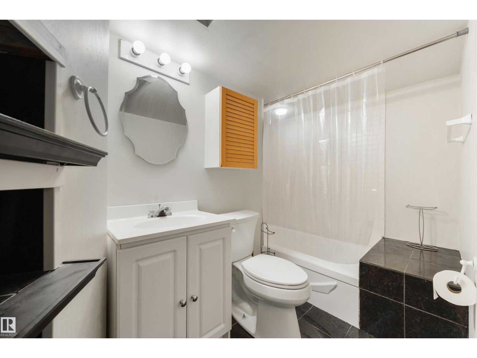 Photo 2 of 256 Westridge Rd Nw, Edmonton AB
