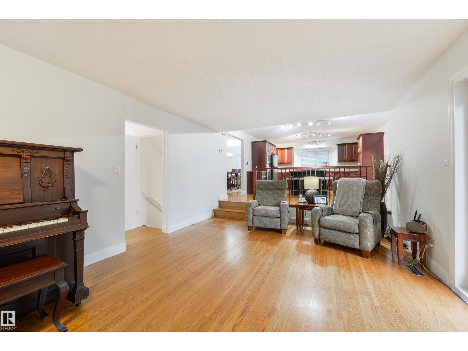 Photo 45 of 256 Westridge Rd Nw, Edmonton AB