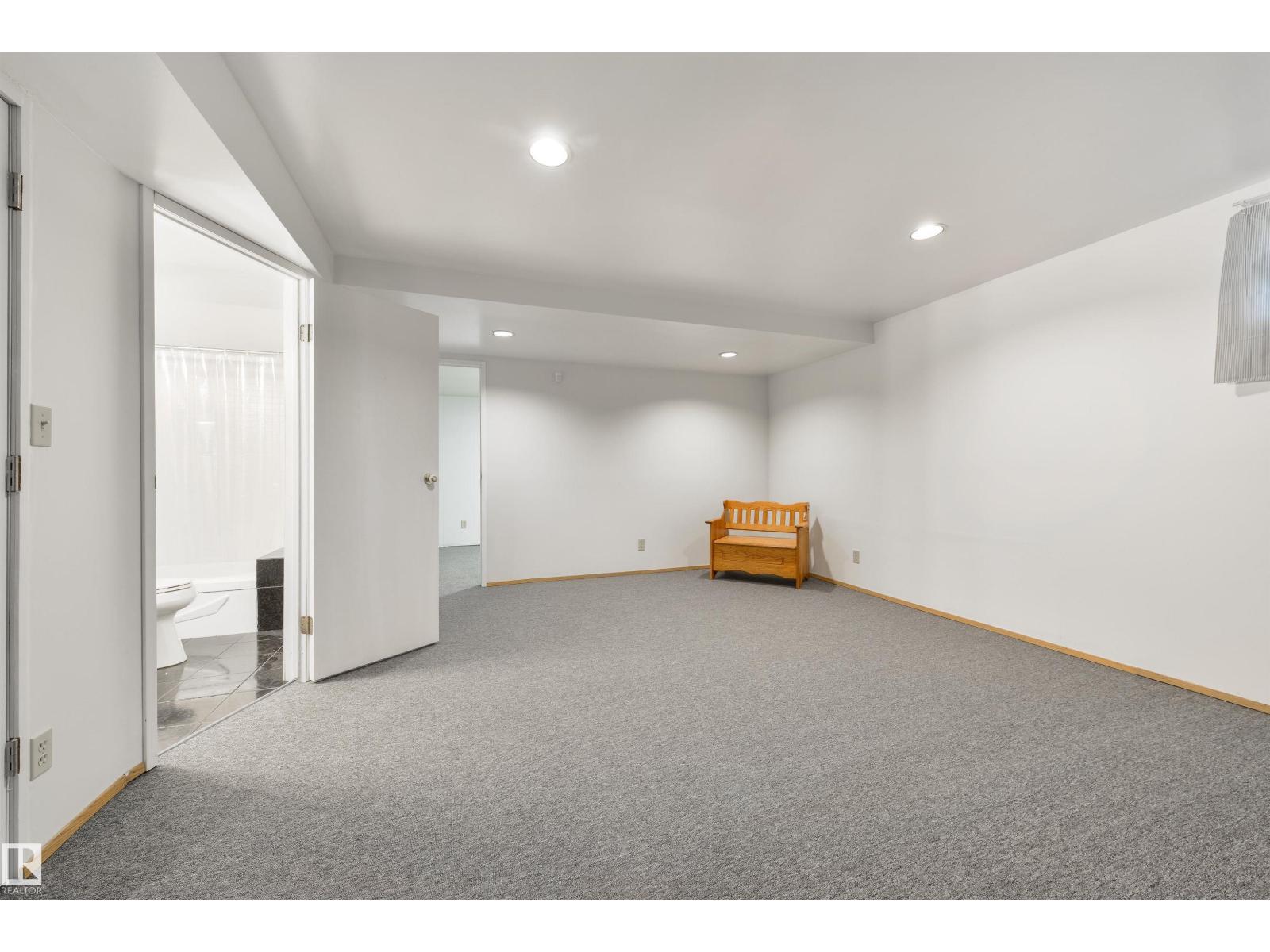 Photo 36 of 256 Westridge Rd Nw, Edmonton AB