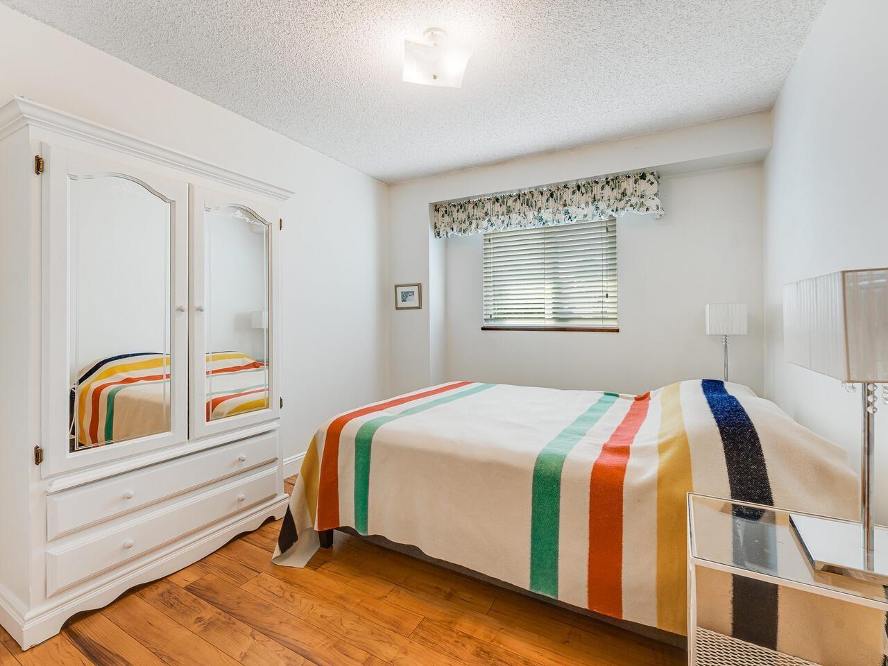 Photo 7 of 13231 65 A Avenue, Surrey BC