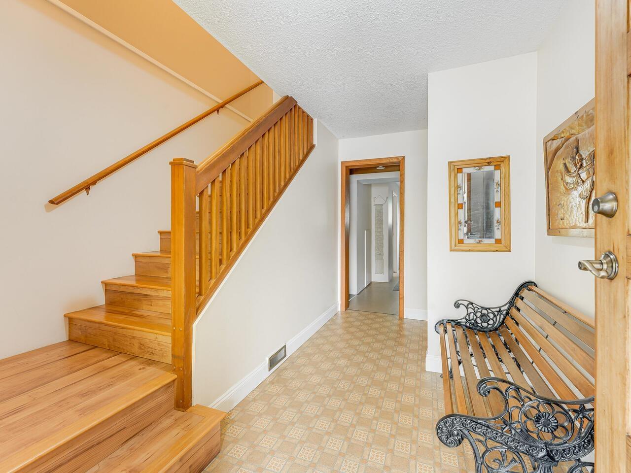 Photo 4 of 13231 65 A Avenue, Surrey BC