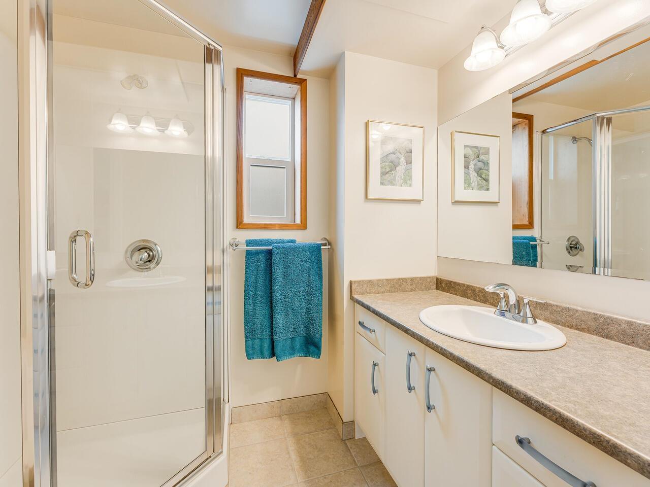 Photo 8 of 13231 65 A Avenue, Surrey BC