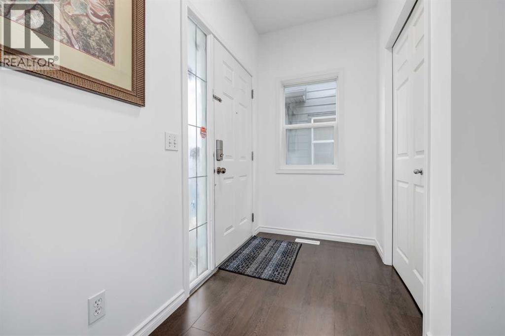 Photo 5 of 61 Saddlecrest Place Ne, Calgary AB