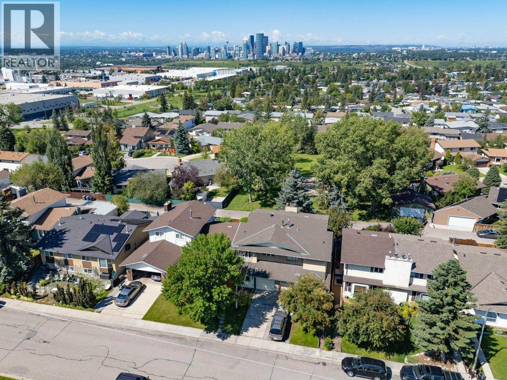 Photo 7 of 153 Mckinnon Crescent Ne, Calgary AB