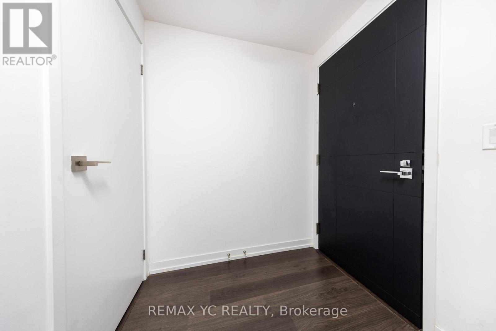 Photo 2 of 313 98 Lillian Street, Toronto ON