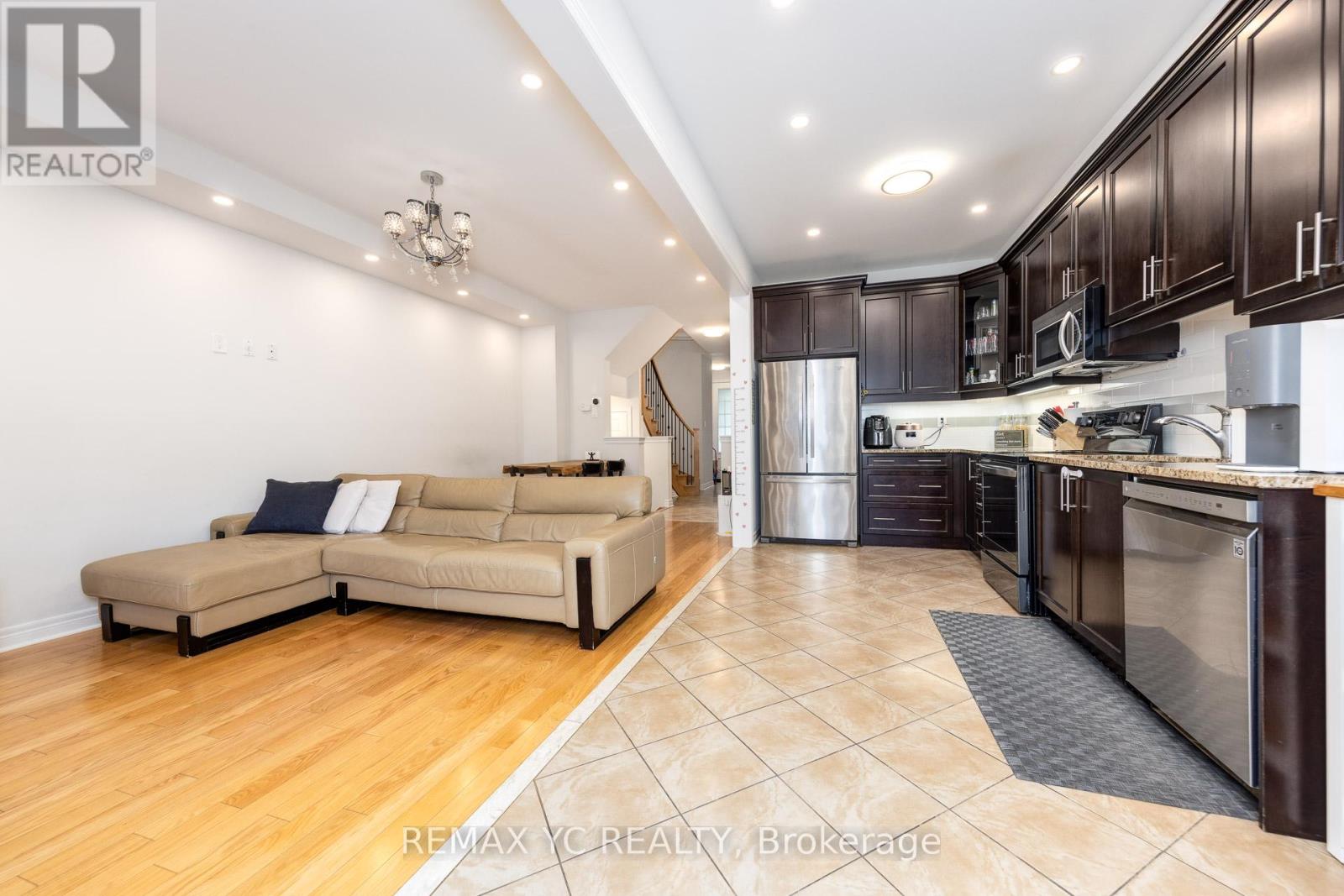 Single Family House for Sale in  CHAYNA CRESCENT Vaughan (Patterson) 