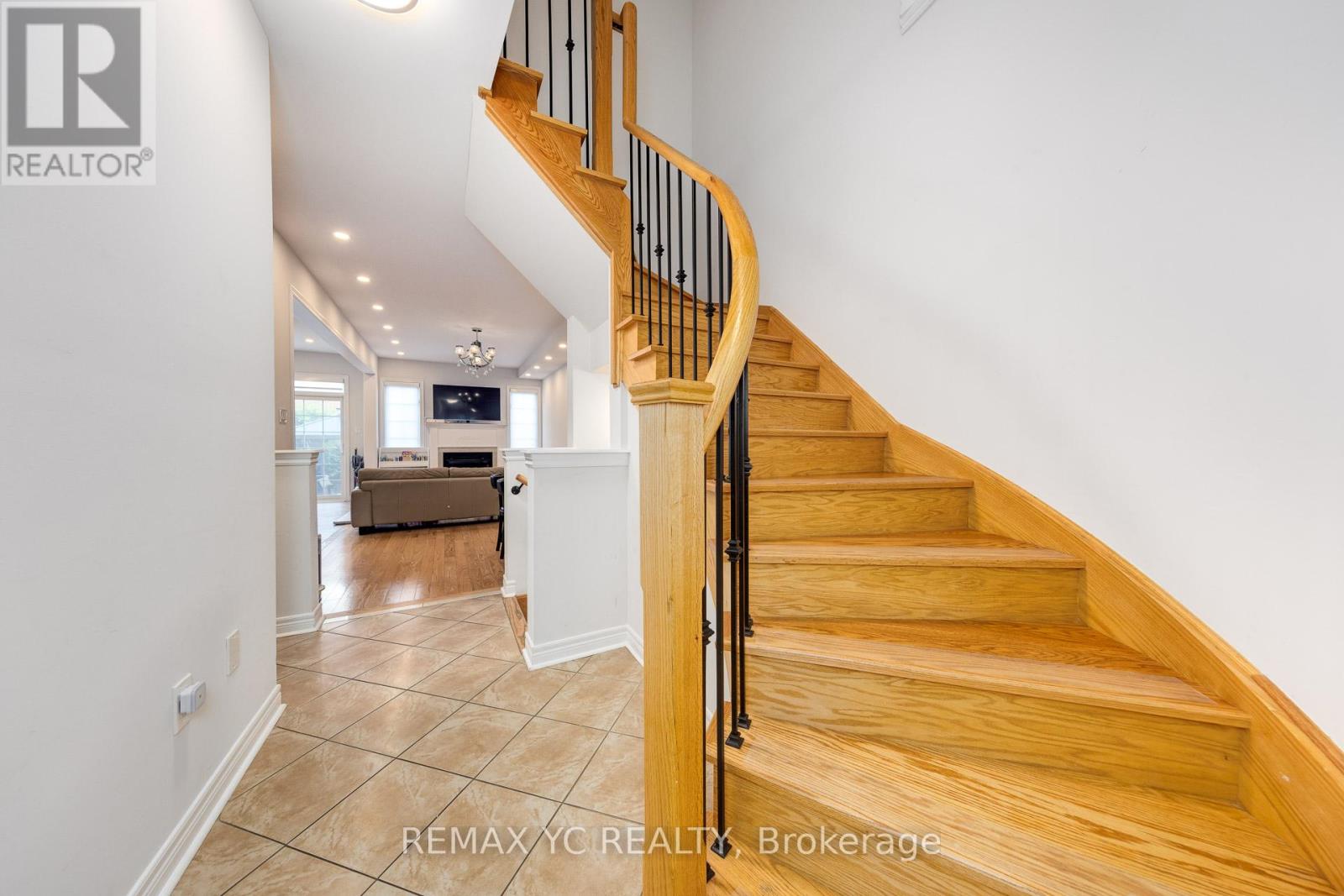 Single Family House for Sale in  CHAYNA CRESCENT Vaughan (Patterson) 