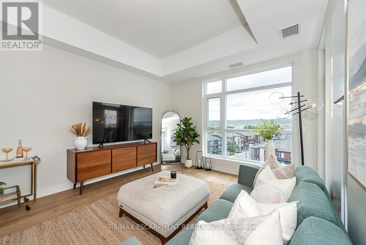 Photo 12 of 606 600 North Service Road, Hamilton ON