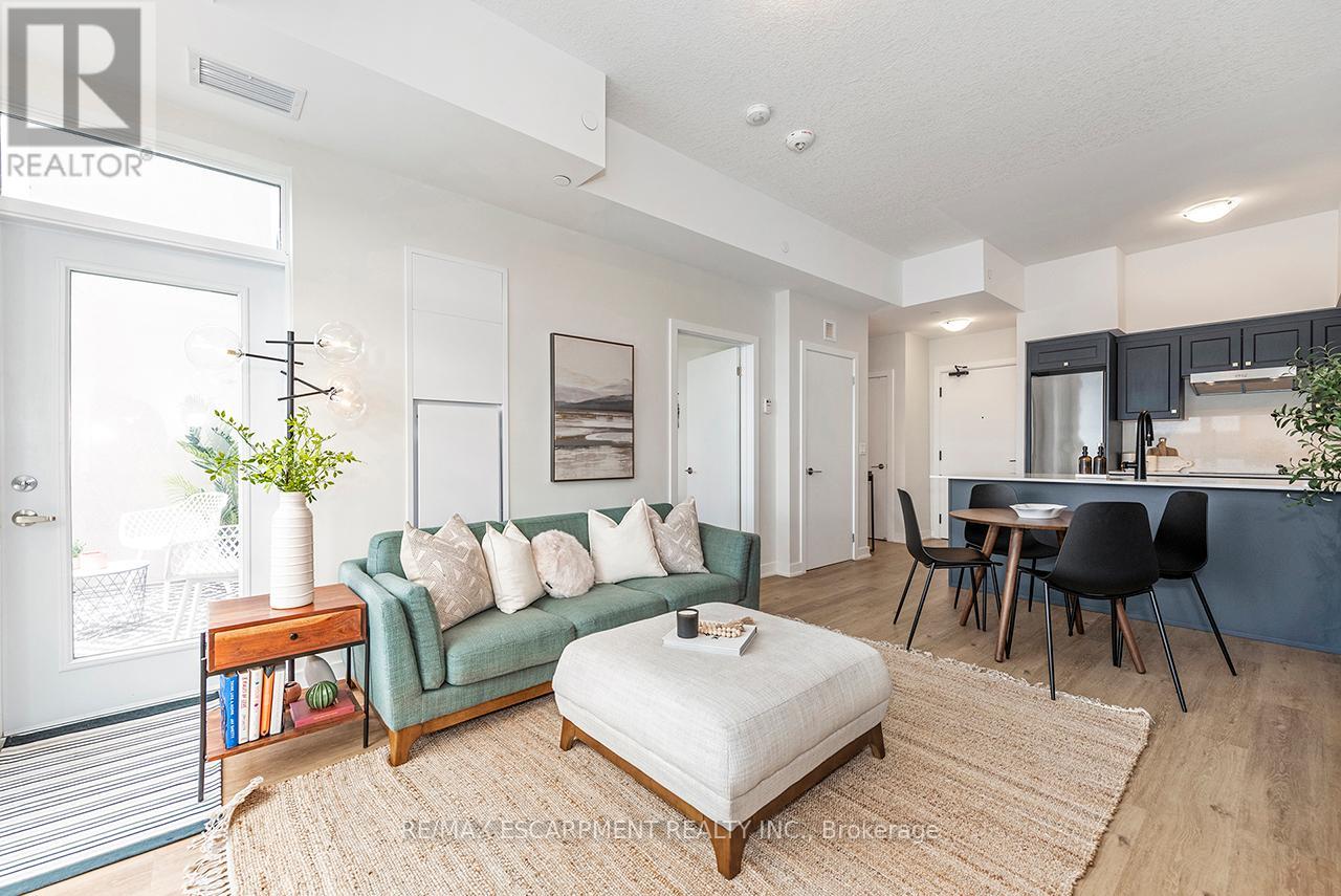Photo 14 of 606 600 North Service Road, Hamilton ON