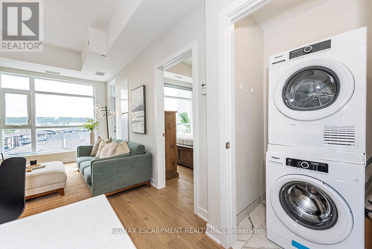Photo 20 of 606 600 North Service Road, Hamilton ON