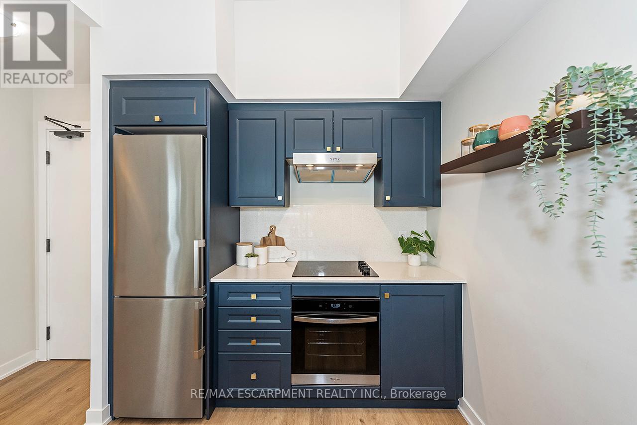 Photo 6 of 606 600 North Service Road, Hamilton ON