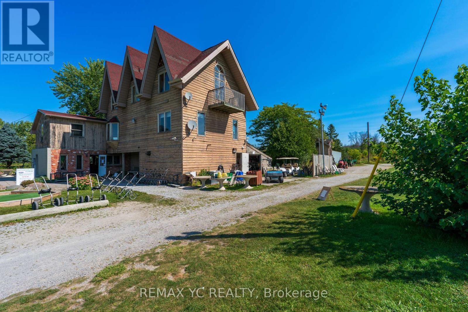 Photo 4 of 1661 Metro Road N, Georgina ON