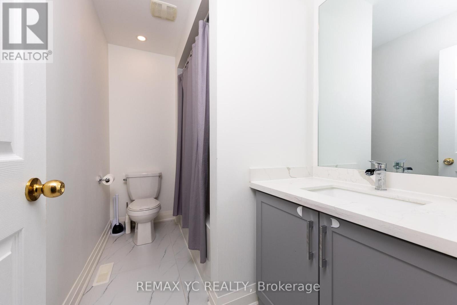 Single Family House for Sale in  CHAYNA CRESCENT Vaughan (Patterson) 