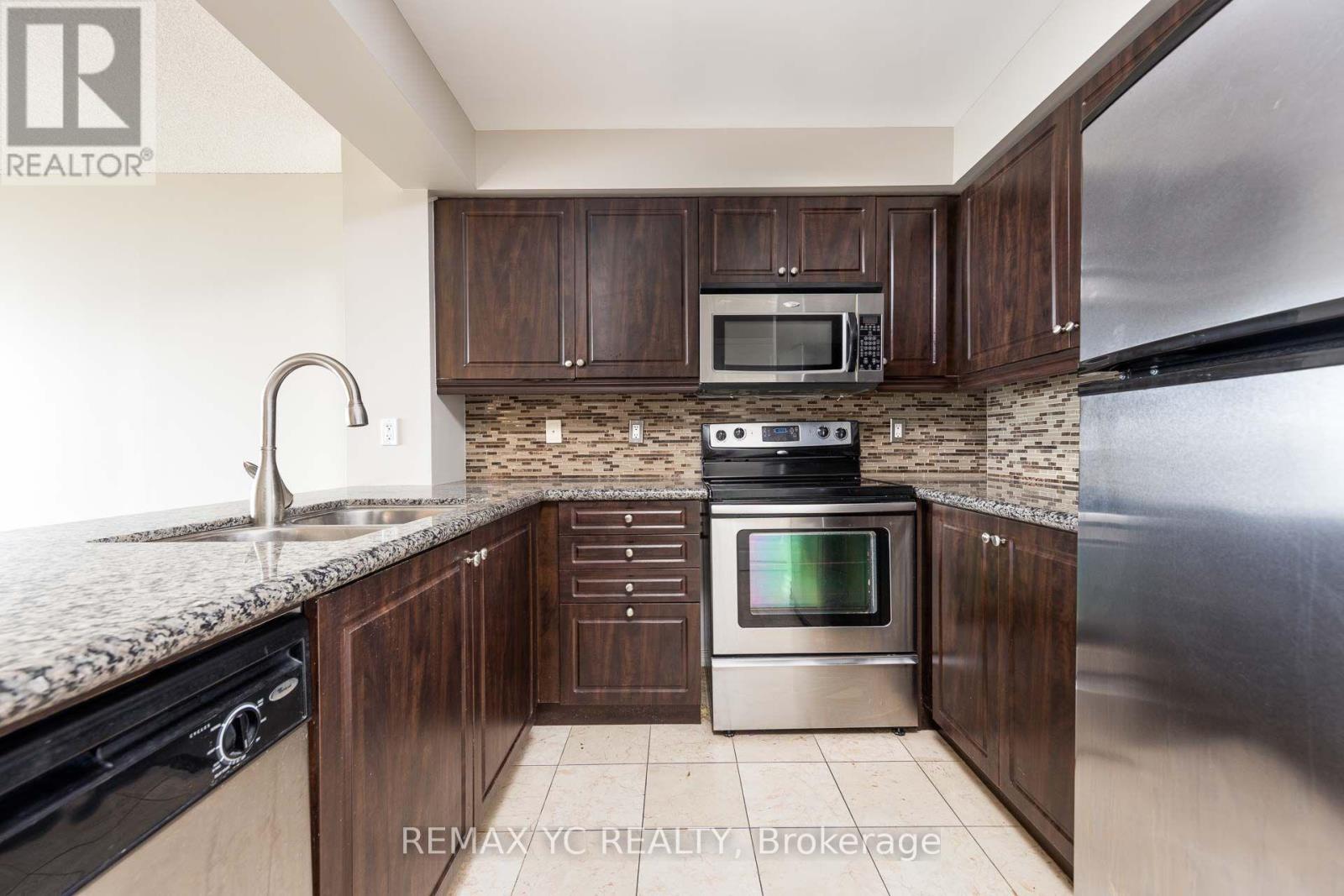 Photo 15 of 702 310 Red Maple Road, Richmond Hill ON