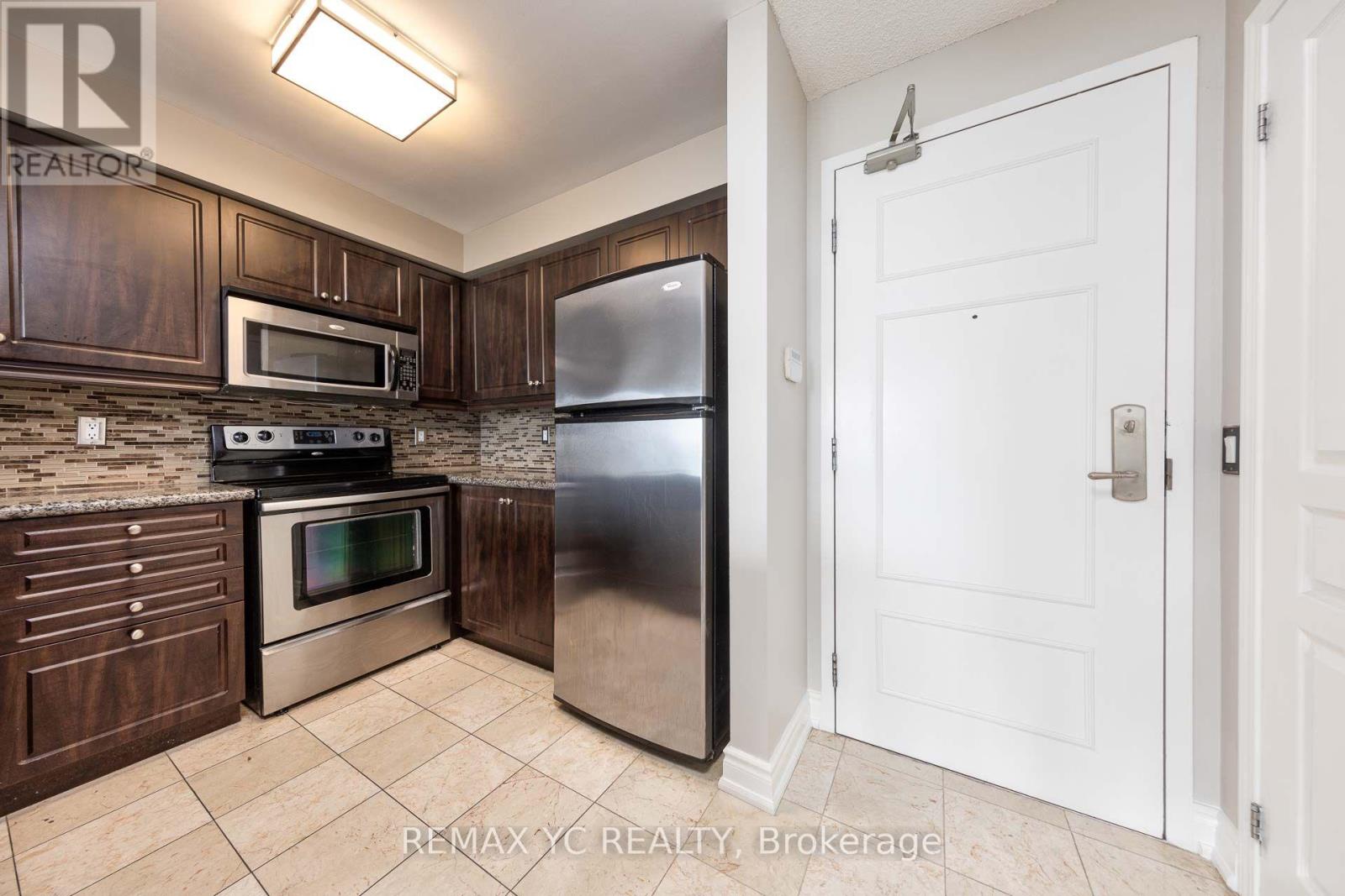 Photo 7 of 702 310 Red Maple Road, Richmond Hill ON