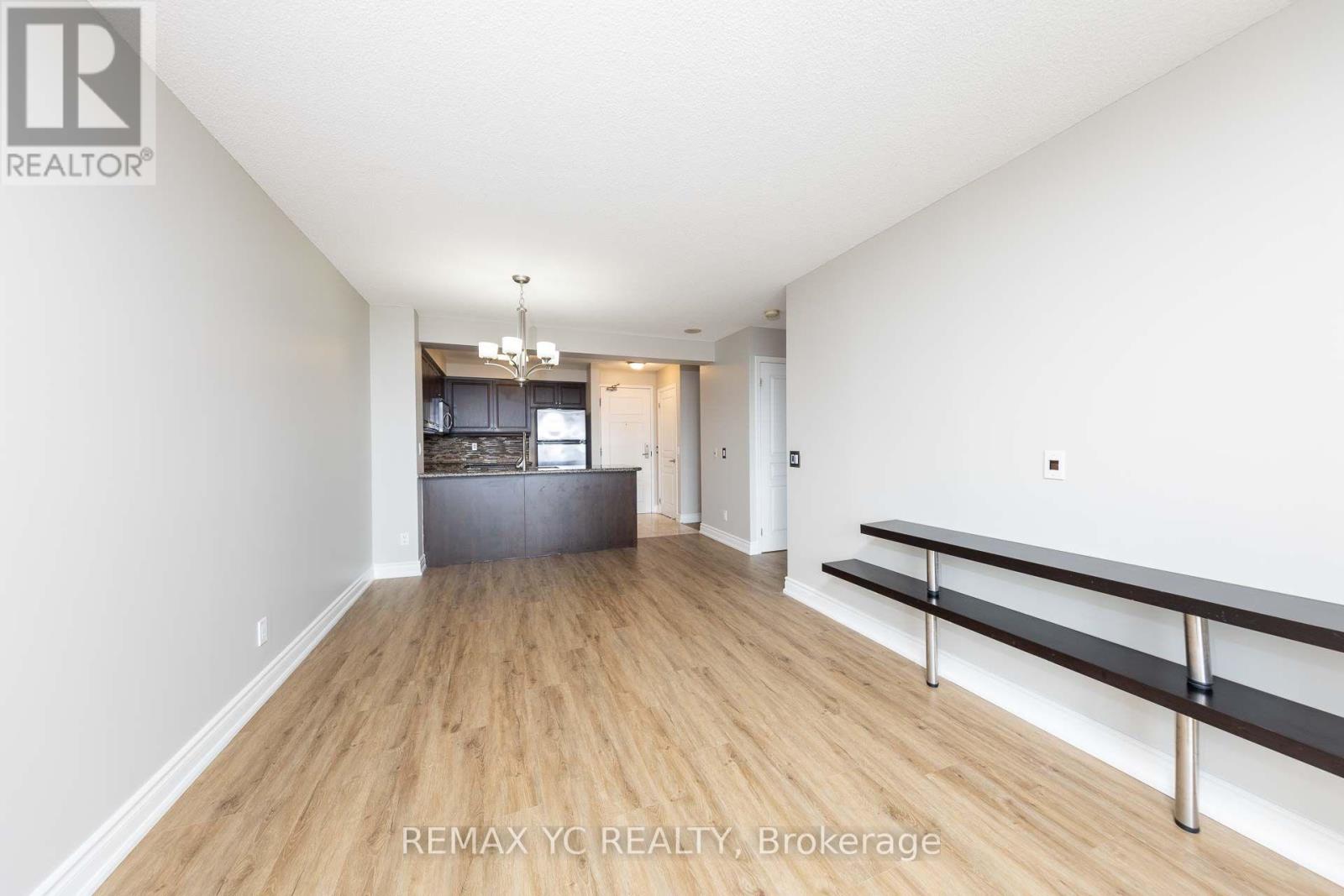 Photo 12 of 702 310 Red Maple Road, Richmond Hill ON