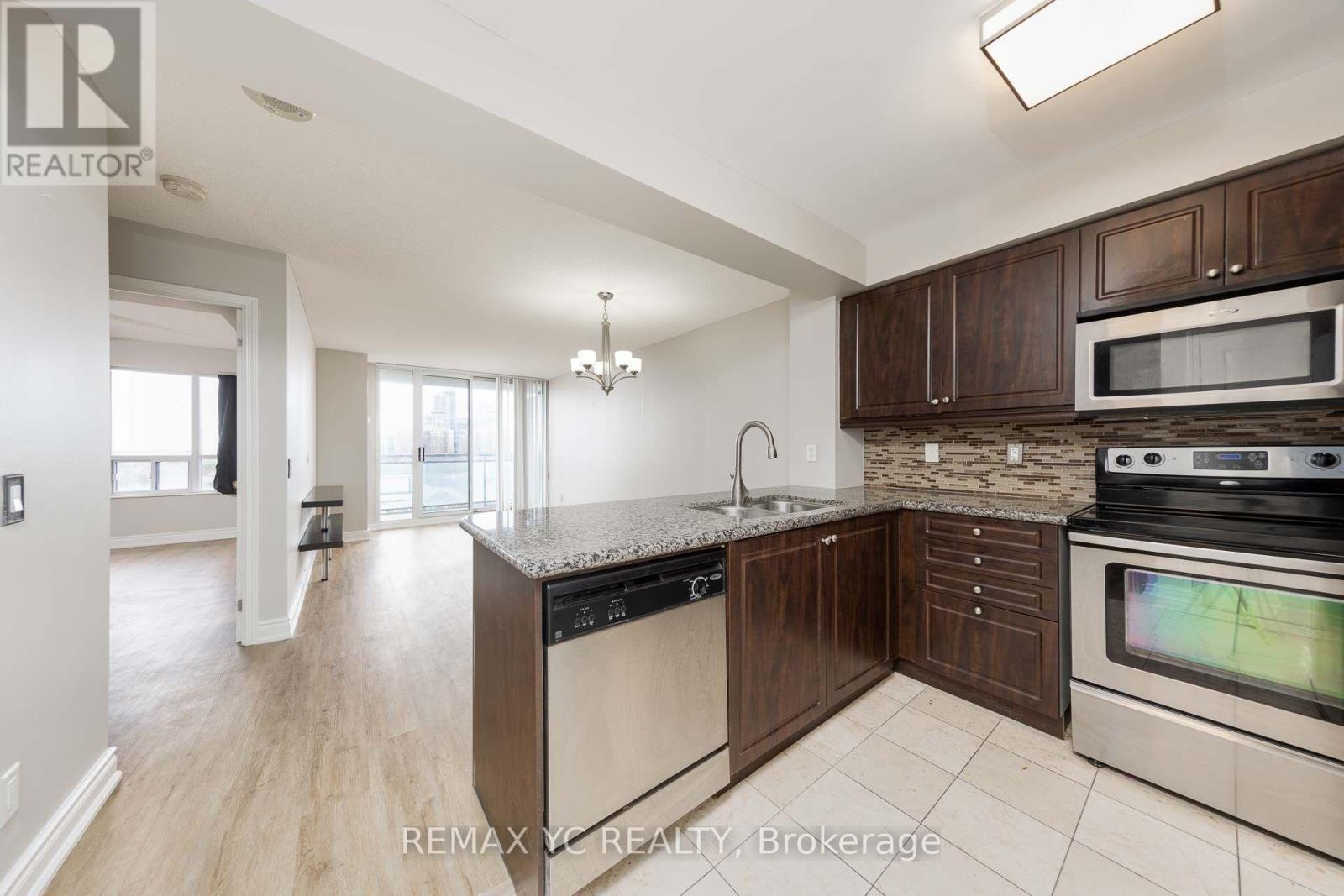 Photo 1 of 702 310 Red Maple Road, Richmond Hill ON