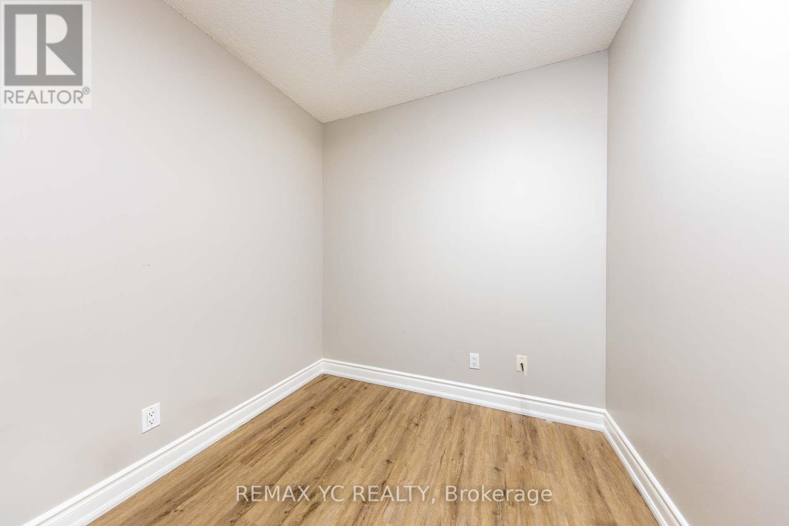 Photo 16 of 702 310 Red Maple Road, Richmond Hill ON