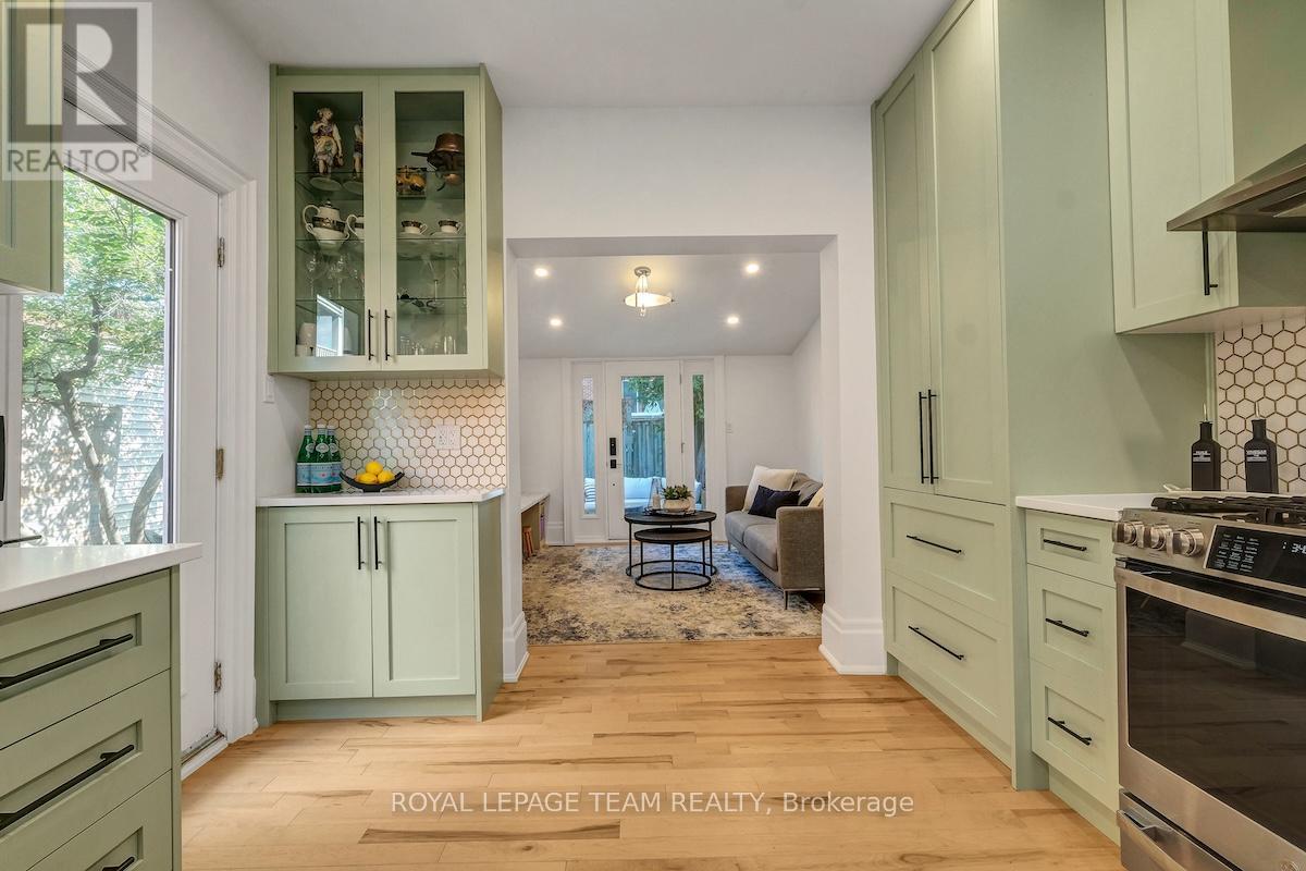 Photo 32 of 8 Pretoria Avenue, Ottawa ON