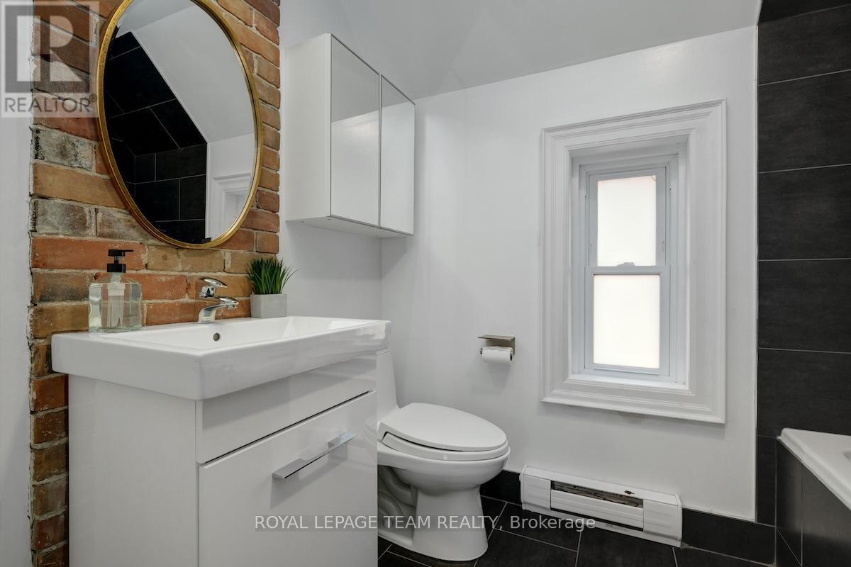 Photo 13 of 8 Pretoria Avenue, Ottawa ON