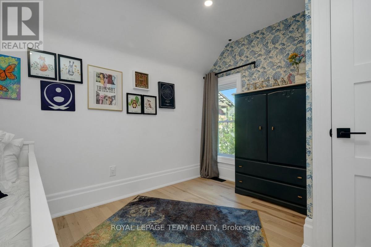 Photo 17 of 8 Pretoria Avenue, Ottawa ON